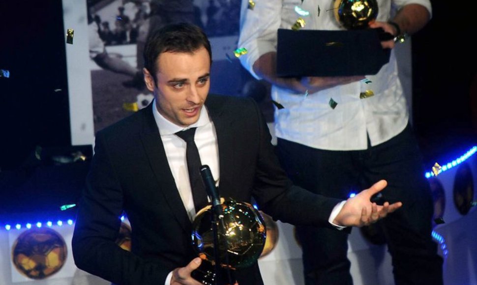 D.Berbatovas atsiima geriausio šalies futbolininko apdovanojimą
