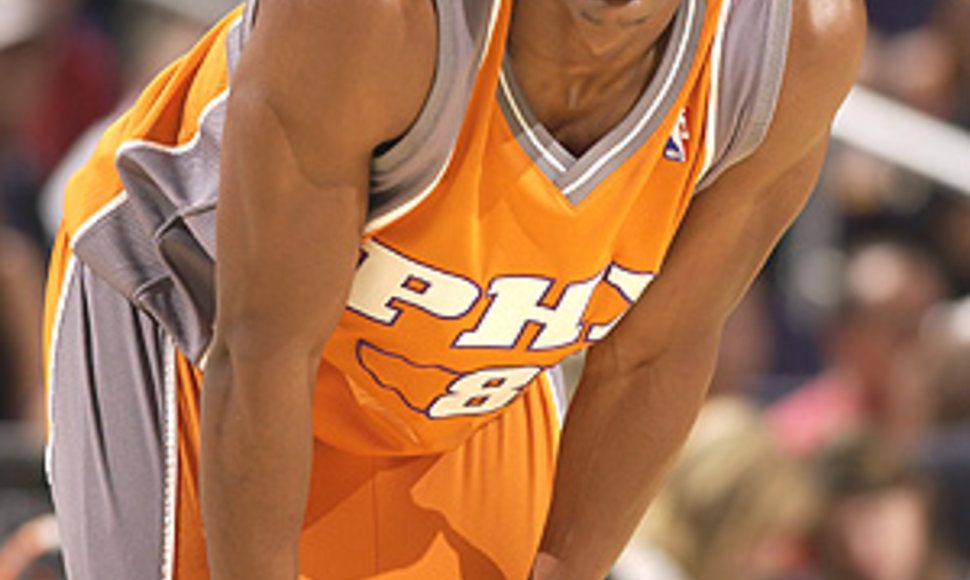 D.J.Strawberry yra atstovavęs Finikso „Suns“ komandai. 