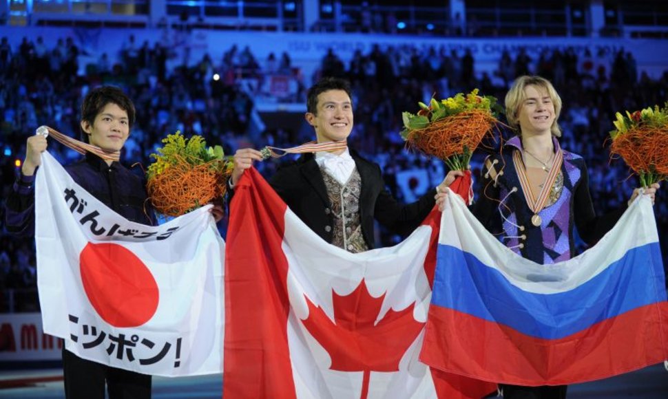 Vyrų varžybų pjedestalas: auksas atiteko Kanadai, sidabras Japonijai, o bronza Rusijai.