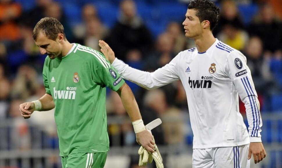 Jerzy Dudekas ir Cristiano Ronaldo