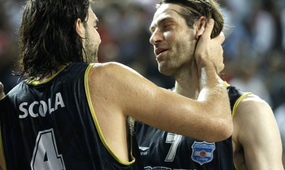 Fabricio Oberto (dešinėje) sugrįžta į profesionalų krepšinį, kad padėtų Argentinos vyrų krepšinio rinktinei 