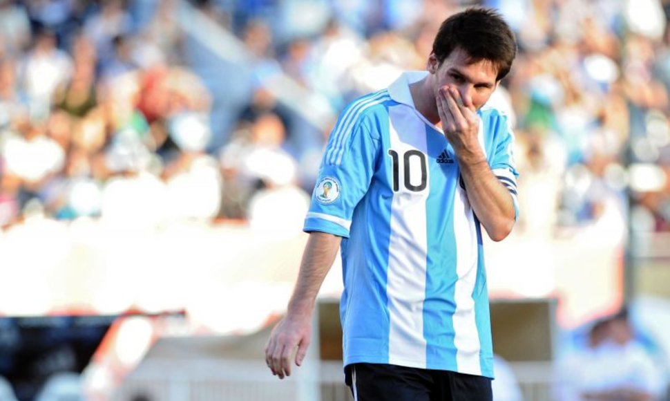 Leonelis Messi trečią kartą iš eilės pretenduoja tapti geriausiu metų futbolininku