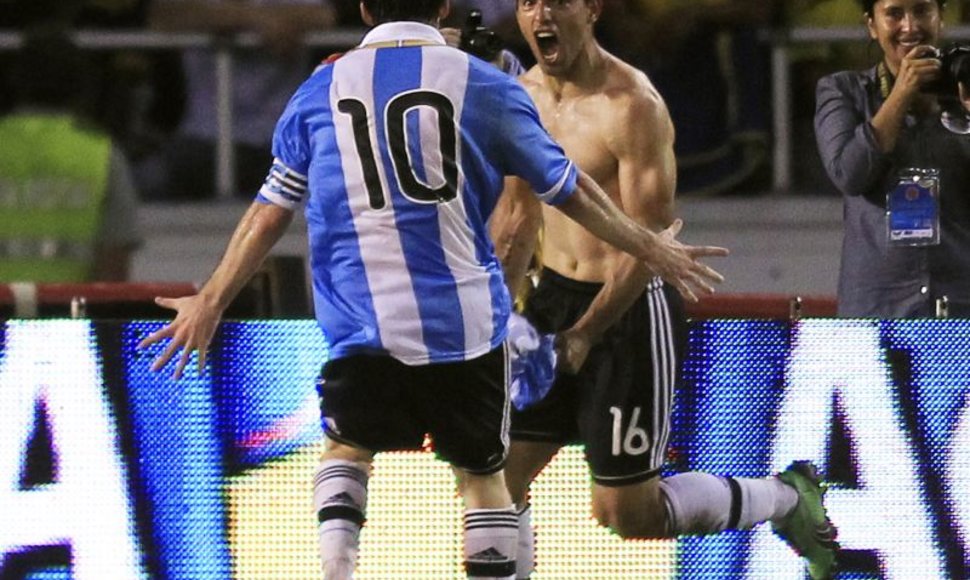 Sergio Aguero ir Leonelis Messi