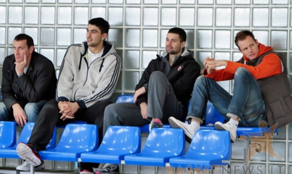 Bradas Newley (dešinėje) dažnai stebi Vilniaus „Kibirkšties-Tichės-IKI“ komandos rungtynes