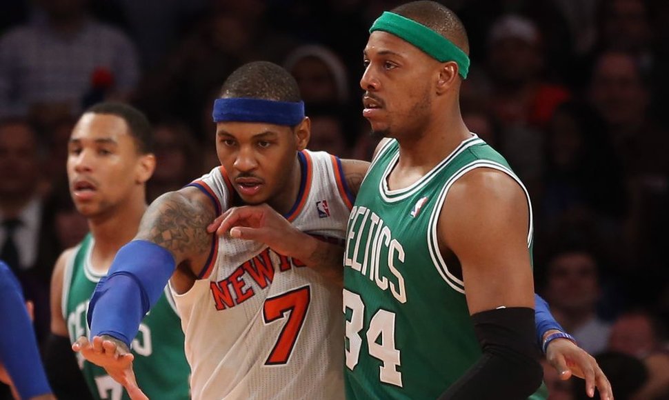 C.Anthony (kairėje) su „Knicks“ ekipa laimėjo dvejas praėjusios savaitės rungtynes iš trejų