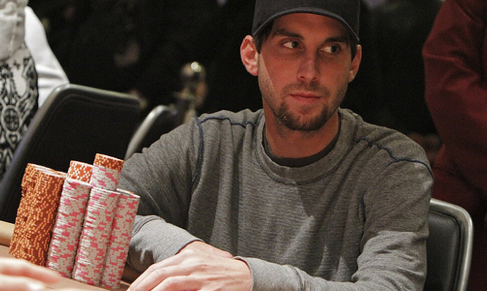 Pokerio profesionalas Kyle Juliusas vėl sužibėjo „Sunday Million“ turnyre