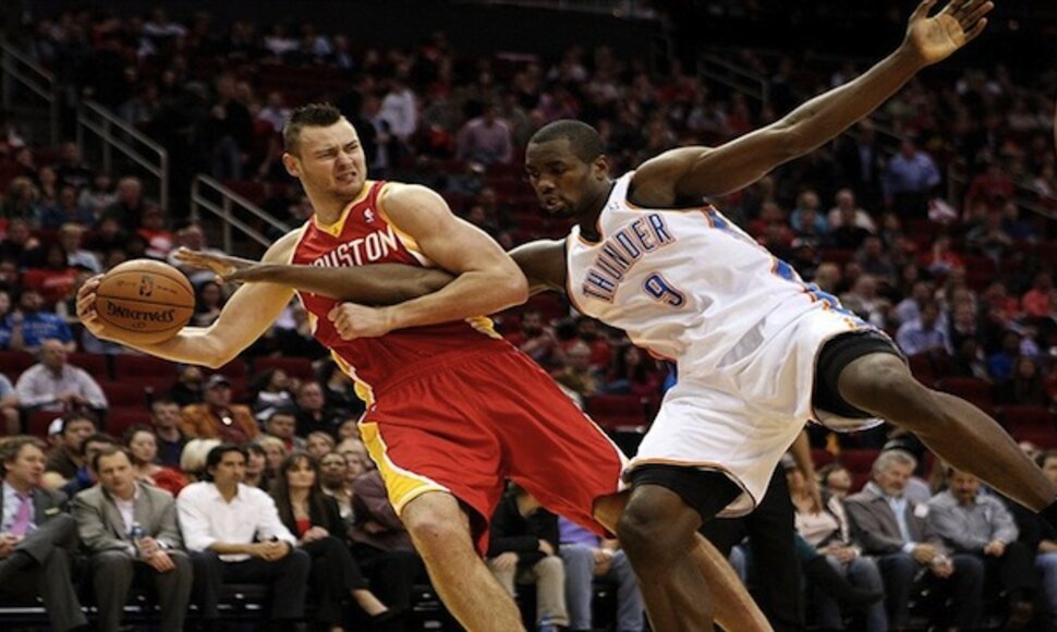 Donatas Motiejūnas įsitvirtina NBA