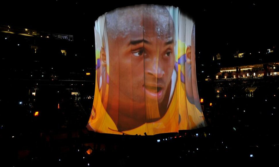 Kobe Bryantas šį sezoną jau negalės padėti savo komandai