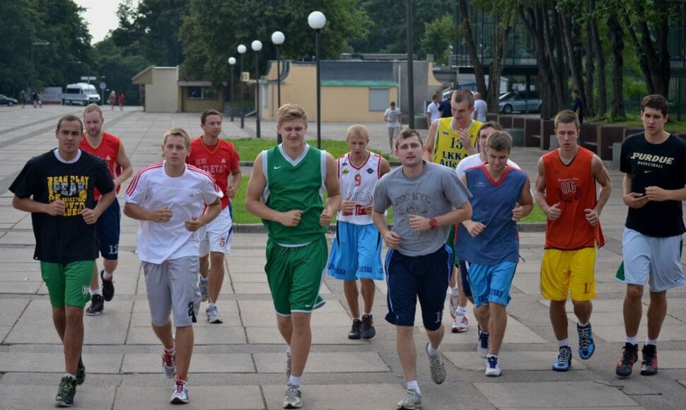 LSU komandos treniruotė