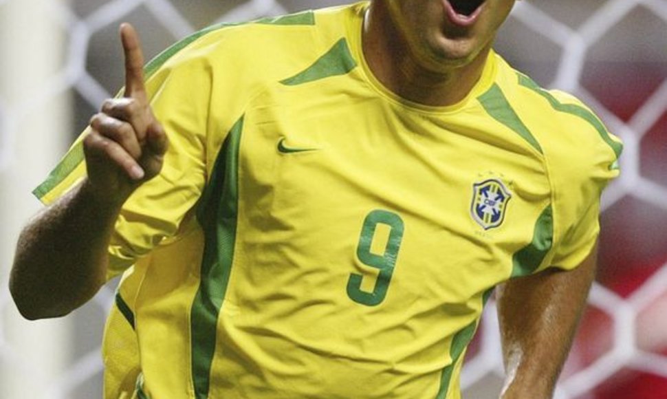 Karjerą baigė Brazilijos futbolo žvaigždė Ronaldo 