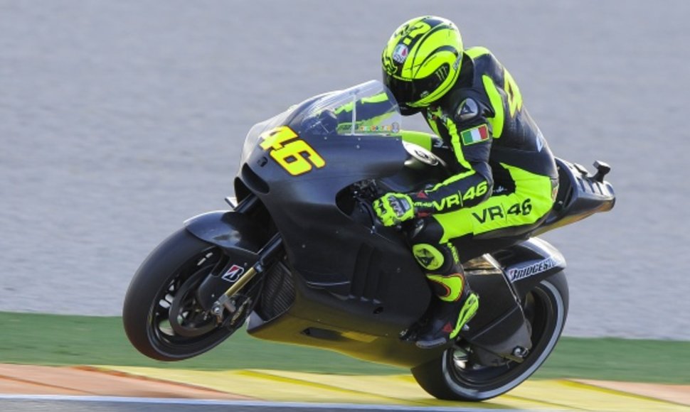 V.Rossi išbandė „Ducati“ motociklą