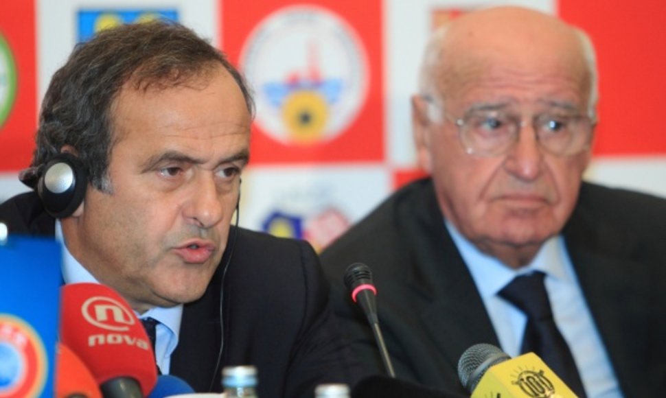Apie V.Markovičiaus (dešinėje) požiūrį į gėjus Kroatijos homoseksualai žada informuoti ir UEFA vadovus
