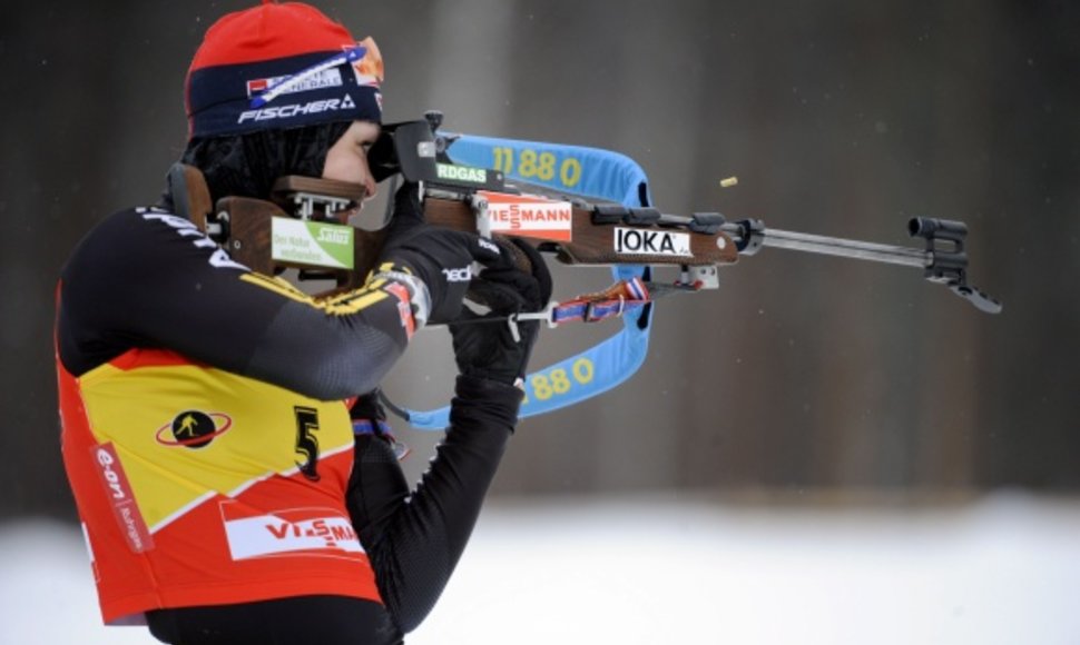 Du kartus olimpinė čempionė vokietė Magdalena Neuner dėl ligos nespėjo pasiruošti sezono pradžiai ir pirmą etapą praleis