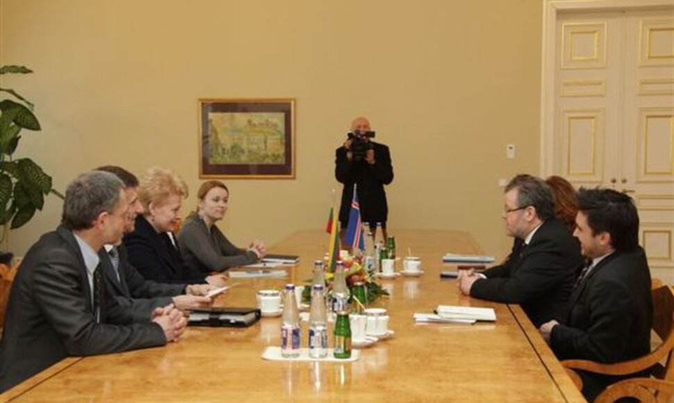 Prezidentės Dalios Grybauskaitės susitikimas su Islandijos užsienio reikalų ir išorinės prekybos ministru Esuru Skarpjedinsonu