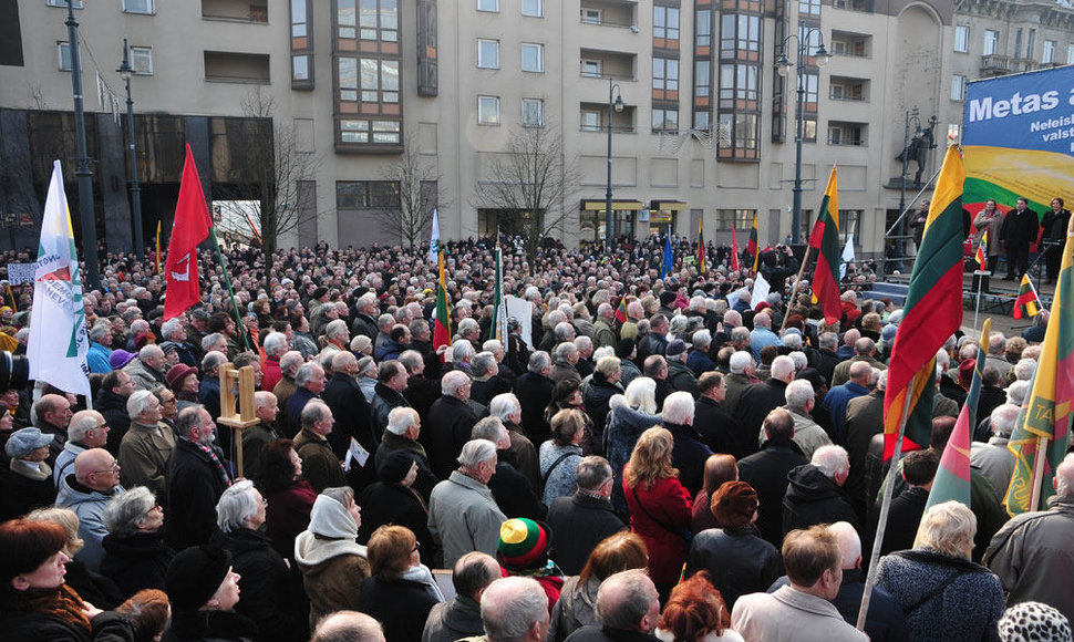 Visuomenininkai reikalauja į darbą grąžinti FNTT vadovą ir jo pavaduotoją