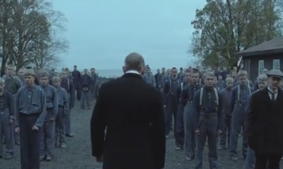 Mariaus Holsto juosta „Velnių salos karalius“