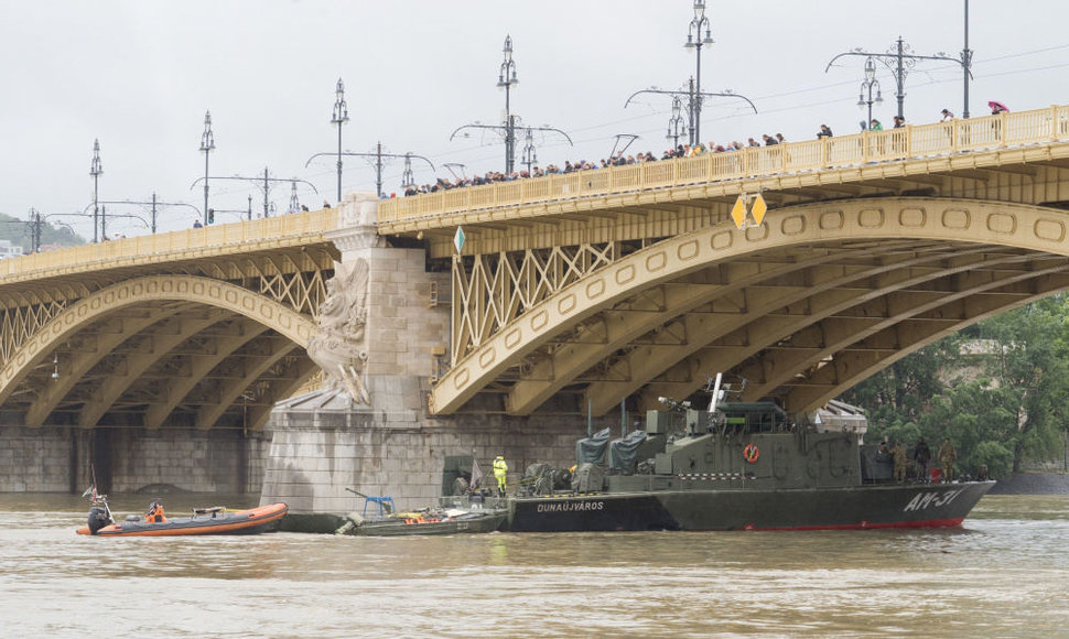 Laisvai tie Margit tiltu Budapešte