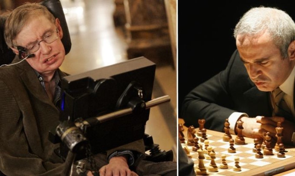 Stephenas Hawkingas (dešinėje) ir Garry Kasparovas