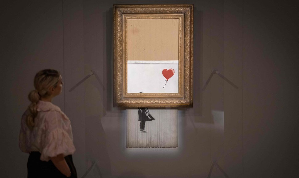 Banksy kūrinys „Meilė šiukšliadėžėje“