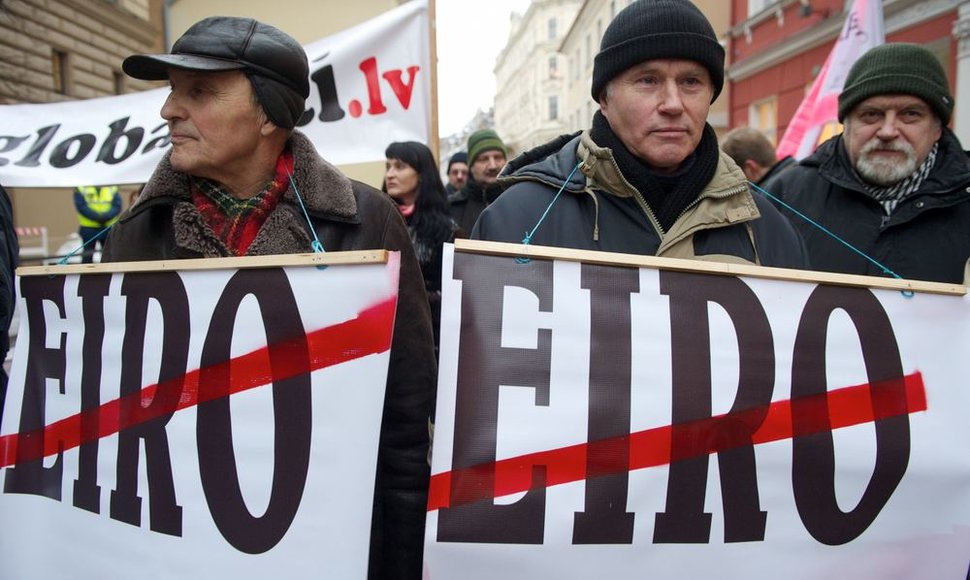 Protestuotojai Latvijoje.