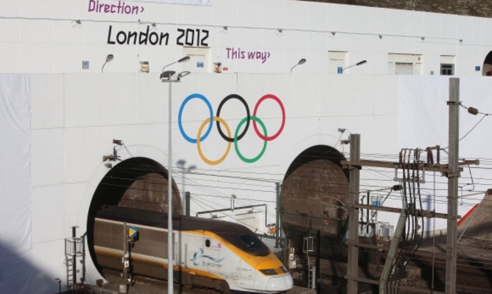 Keliaujančius Eurotuneliu dar Prancūzijoje pasitinka žinia apie artėjančias Londono olimpines žaidynes