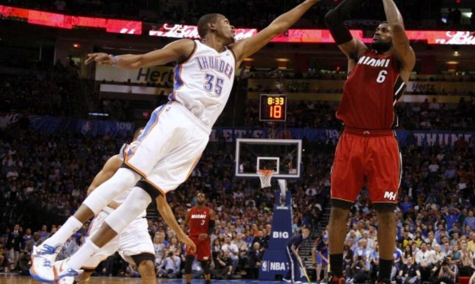 Kevinas Durantas ir LeBronas Jamesas