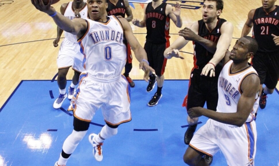 Su kamuoliu Russellas Westbrookas