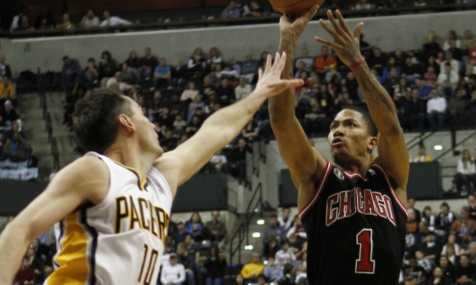 „Bulls“ lyderis Derrickas Rose'as