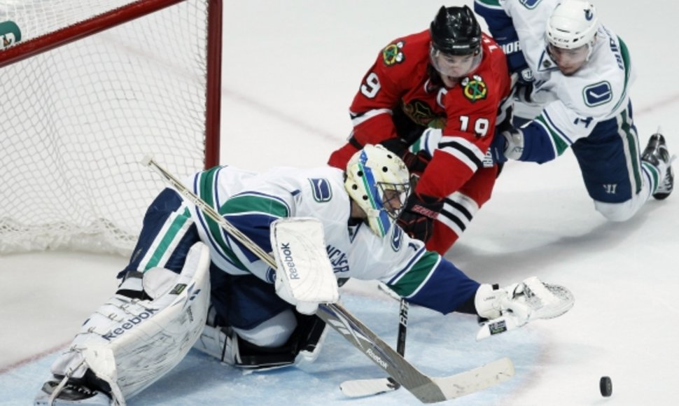 „Blackhawks“ prieš „Canucks“