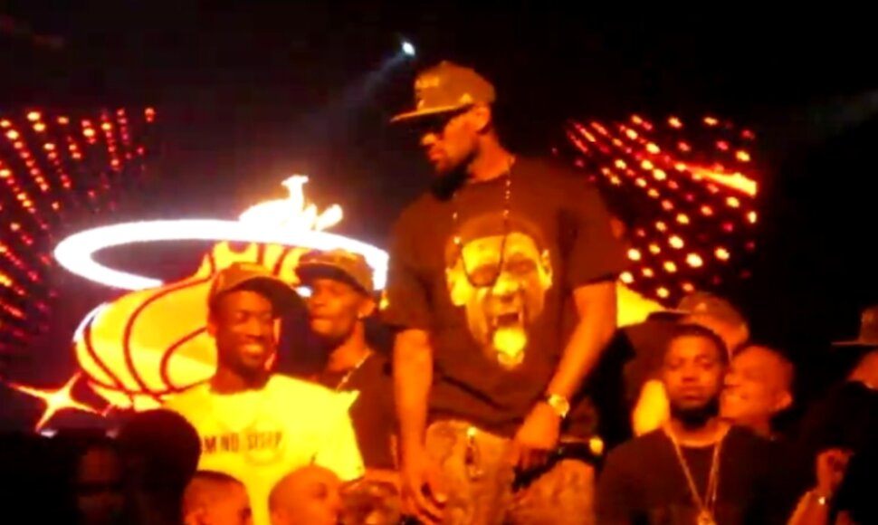 D.Wade'as, L.Jamesas ir kiti  &bdquo;Heat&ldquo; krep&scaron;ininkai naktiniame klube