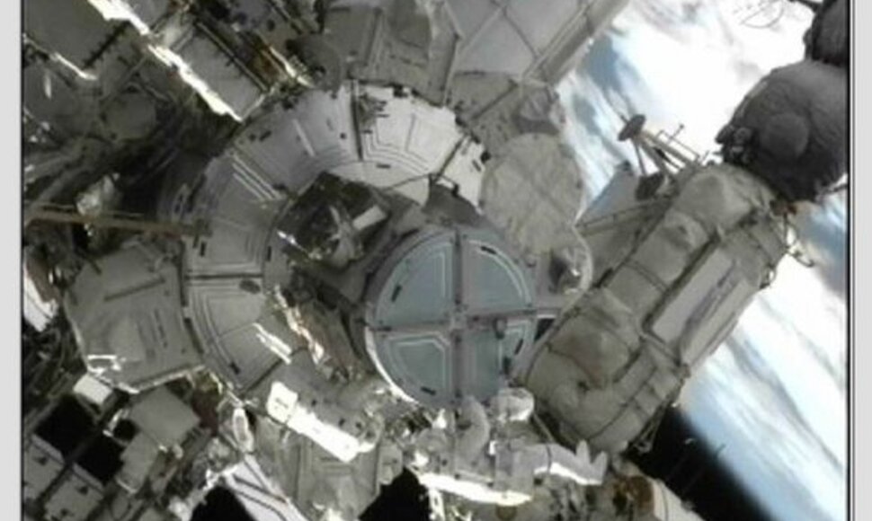 Amerikiečių astronautų pasivaik&scaron;čiojimas po kosmosą