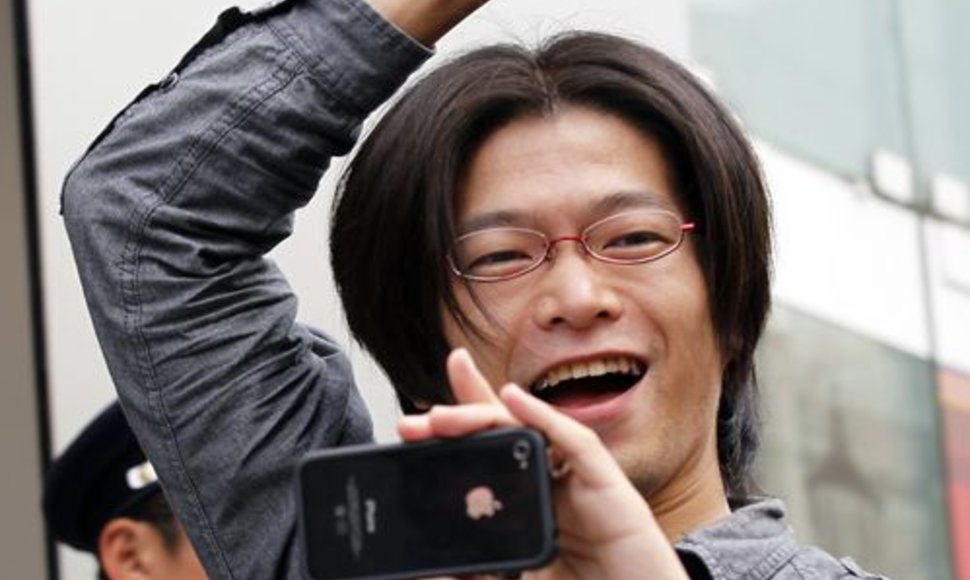 Japonijoje pradėtas pardavinėti „iPhone 4S“