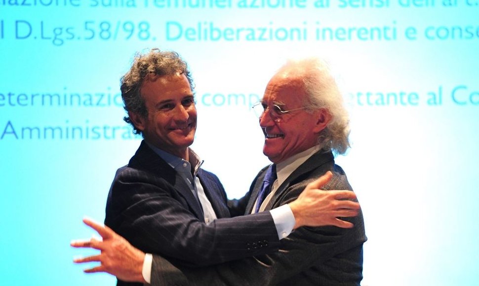 Luciano Benettonas perduoda „Benetton“ mados imperijos vairą sūnui Alessandro