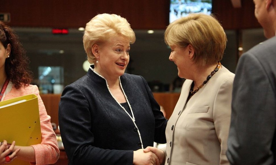 Dalia Grybauskaitė ir Angela Merkel Europos Vadovų Tarybos susitikime Briuselyj