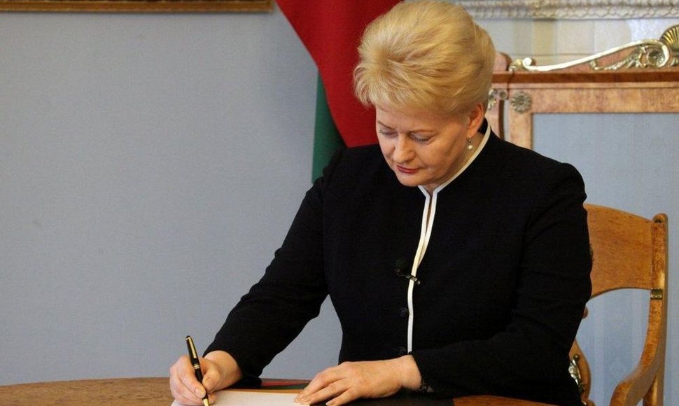 Dalia Grybauskaitė pasirašė Seimo priimtas Šilumos ūkio įstatymo pataisas, kurios užtikrins konkurenciją šilumos gamyboje ir leis atpiginti šildymą.