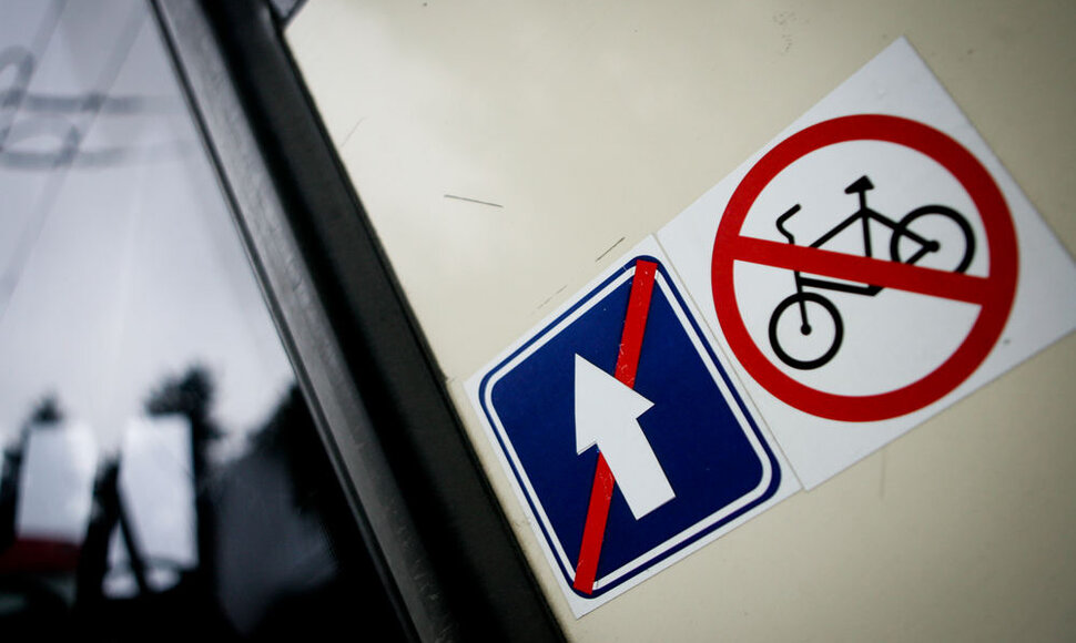 Dviračiams vie&scaron;ajame transporte &ndash; ne vieta?