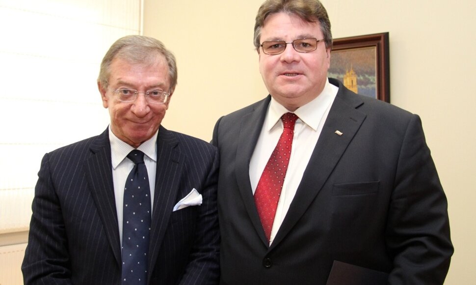 Italijos ambasadorius Lietuvoje Renato Maria Ricci ir Lietuvos užsienio reikalų ministras Linas Linkevičius
