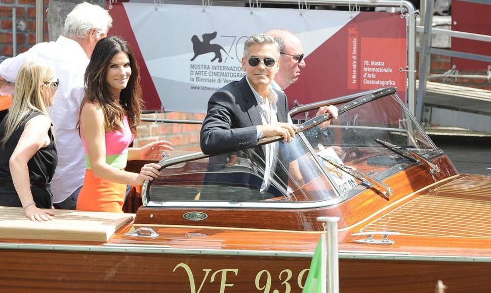 George'as Clooney ir Sandra Bullock Venecijos kino festivalyje