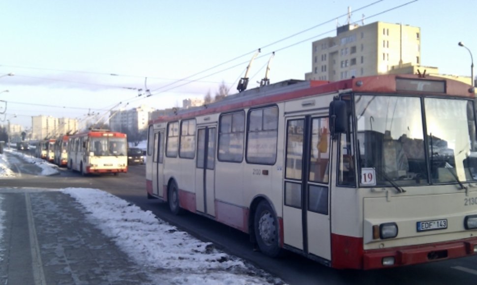 Ketvirtadienį dėl kontaktinio tinklo avarijos Vilniuje nevažiavo 11, 16 ir 19 maršrutų troleibusai, gyventojai patyrė daugybę nemalonmų. 