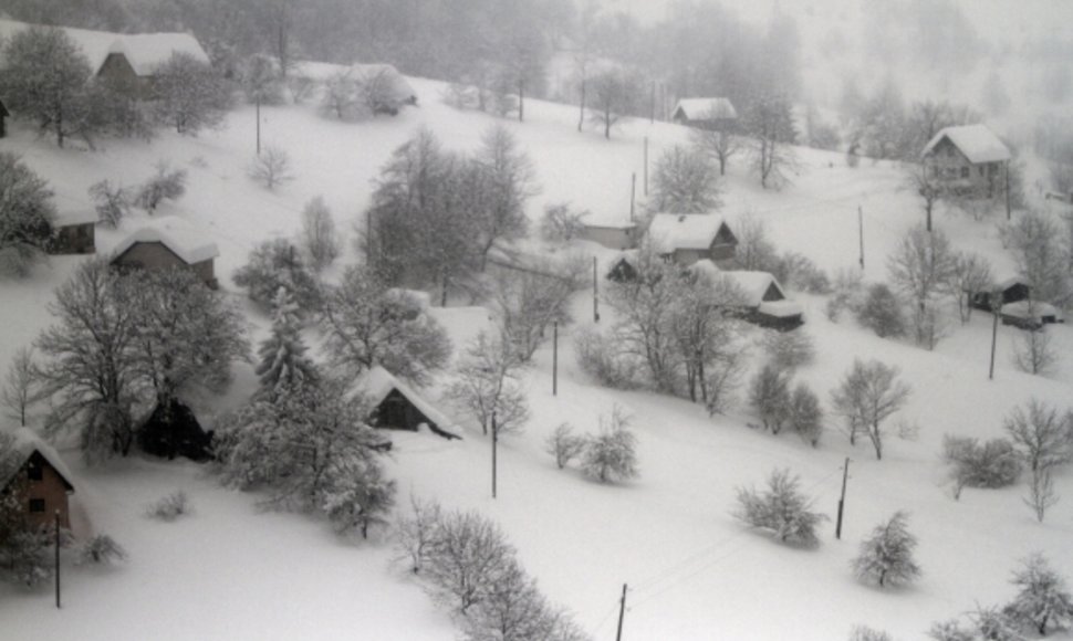 Užsnigtas kaimas Bosnijoje ir Hercegovinoje