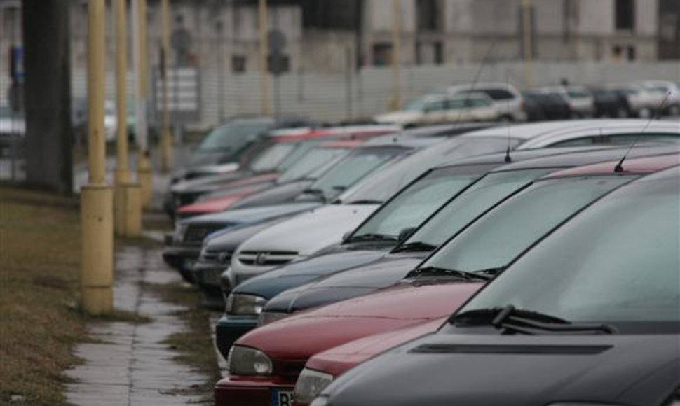 Už automobilių stovėjimą Karaliaus Mindaugo prospekte teks mokėti.