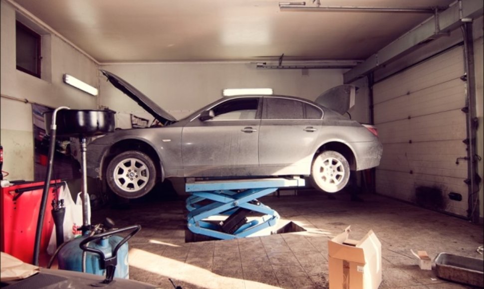 „Drifter.lt“ komandos garaže ardomas Dariaus Balio BMW 5