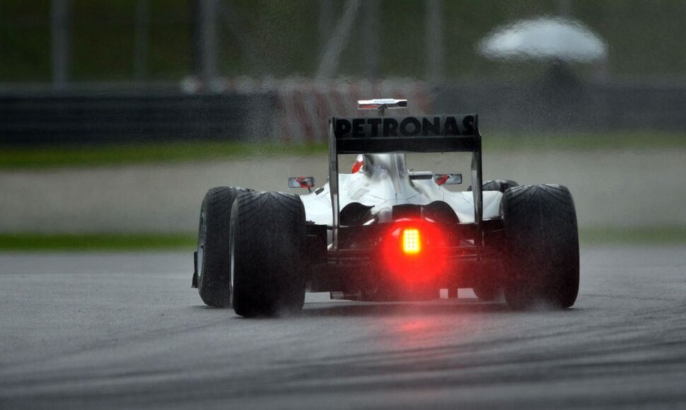 Lietus 2010 m. F-1 Malaizijos GP lenktynėse