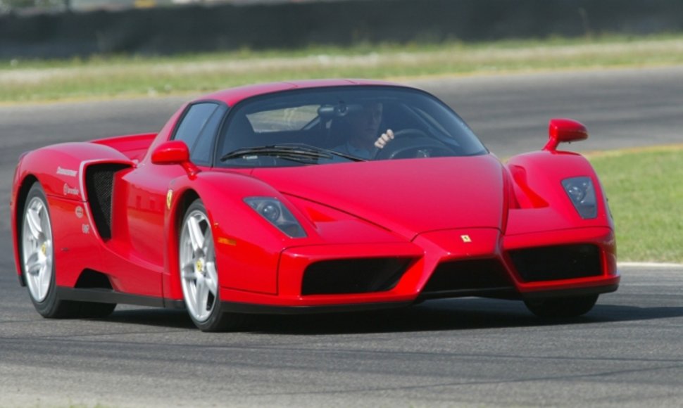 6. „Ferrari Enzo“