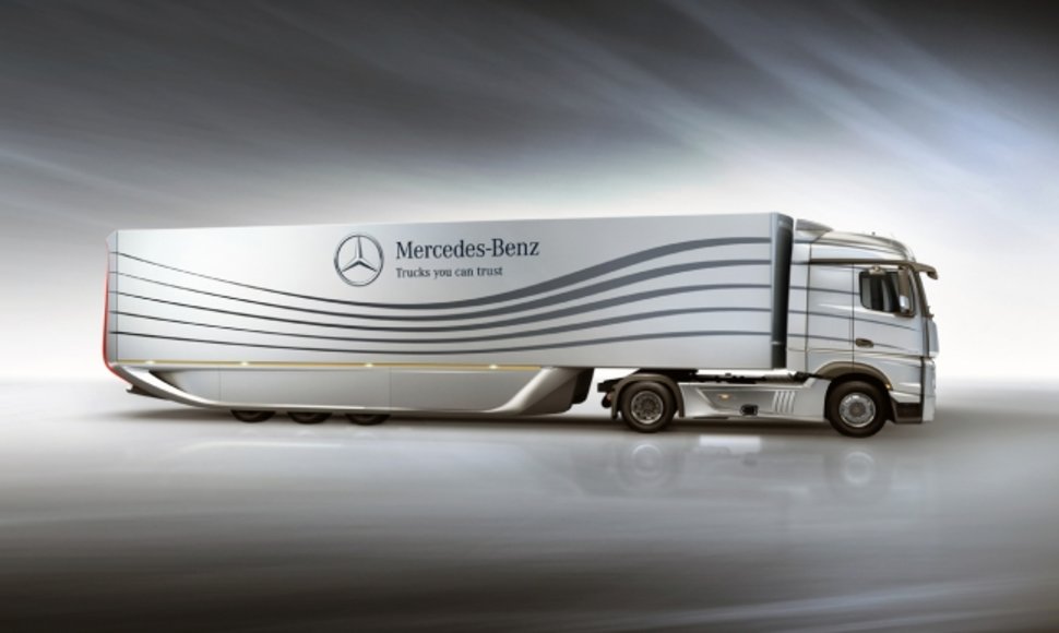 Aerodinamiškas „Mercedes-Benz“ vilkikas