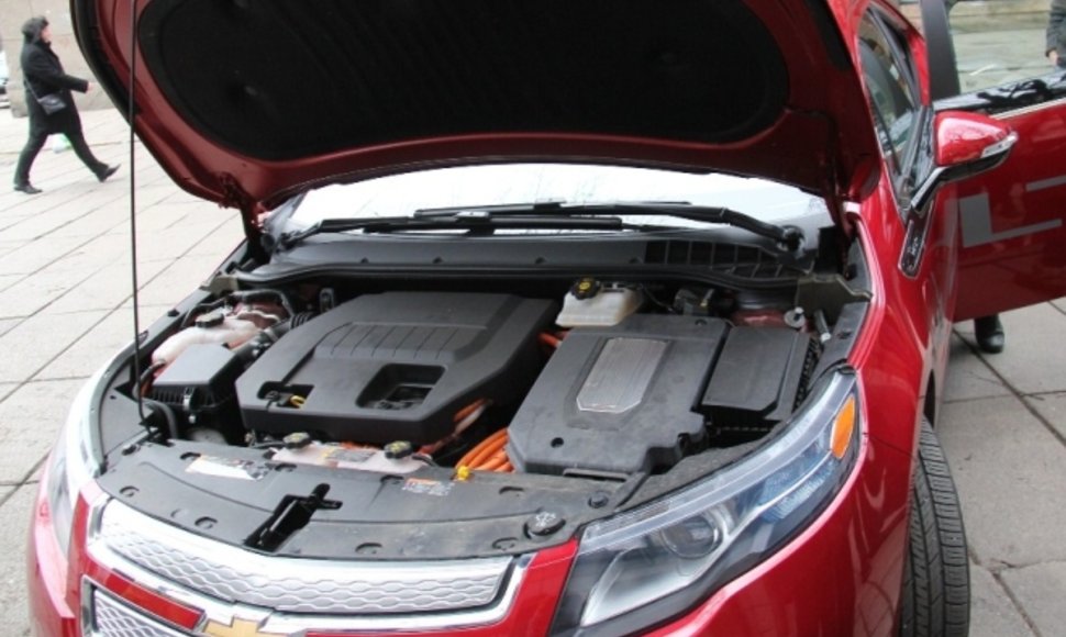 Pirmasis serijinis elektromobilis – „Chevrolet Volt“