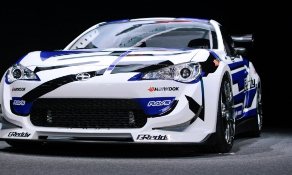 „Formula Drift“ varžyboms paruoštas „Scion FR-S“