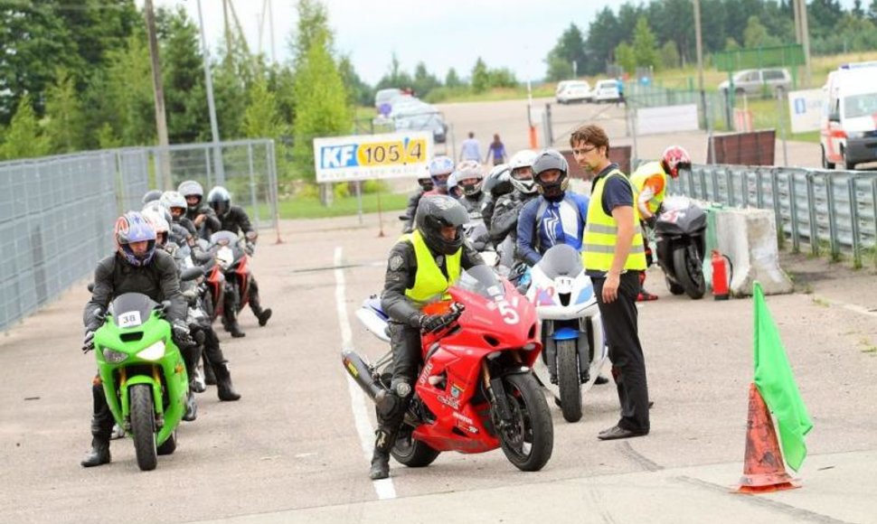 „Coffee Racers“ treniruotės „Nemuno žiede“ akimirka