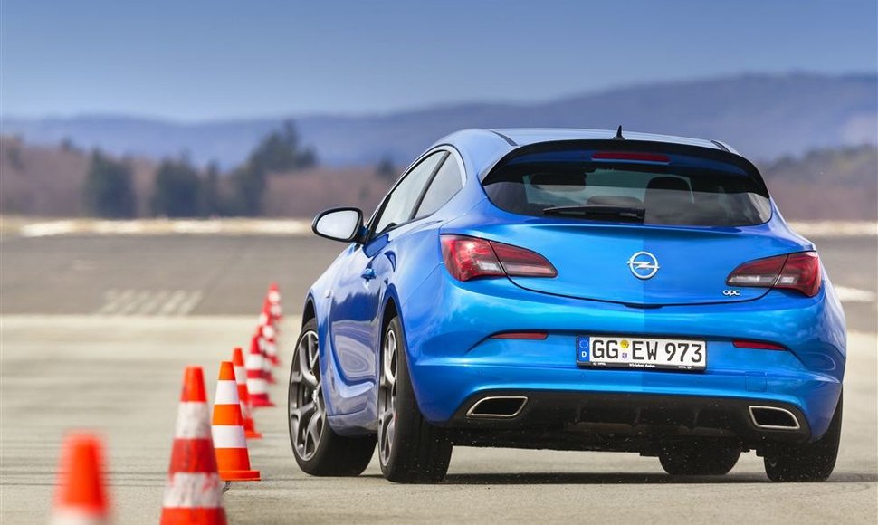 „Opel Astra OPC“