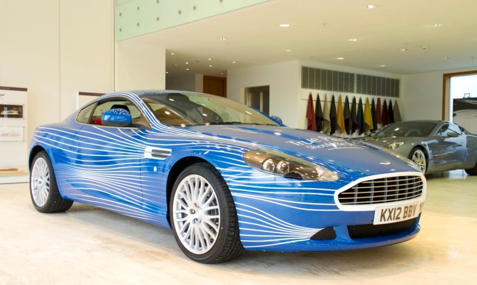 „Facebook“ gerbėjų sukurtas „Aston Martin DB9 1M“